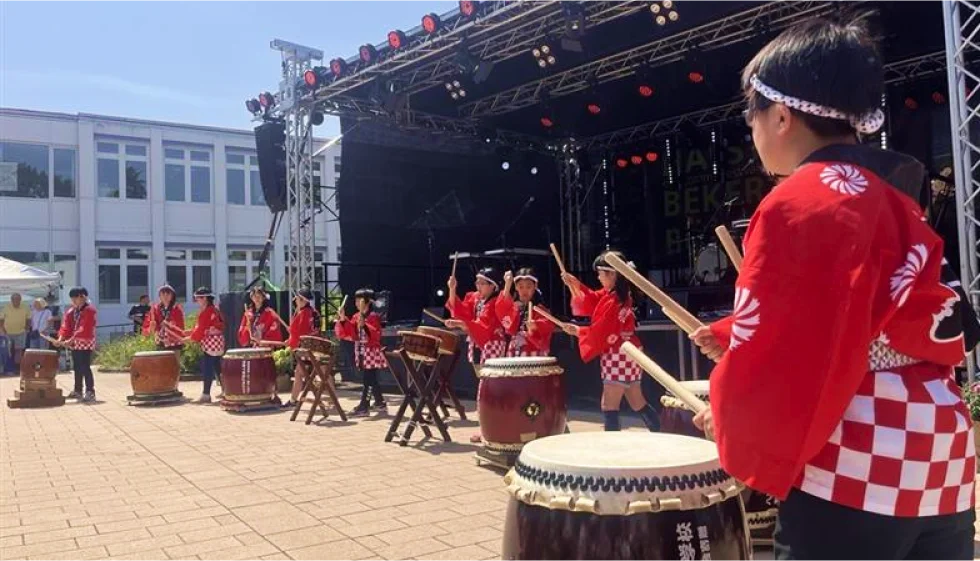 イベントで疲労する和太鼓演奏