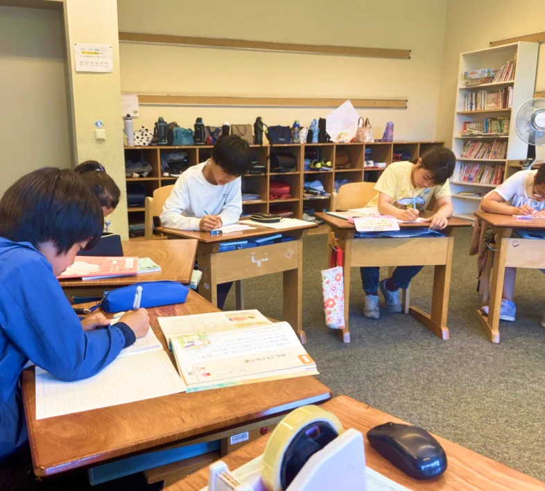 学習に取り組む児童の様子