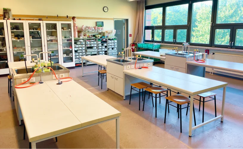 実験器具がある理科室