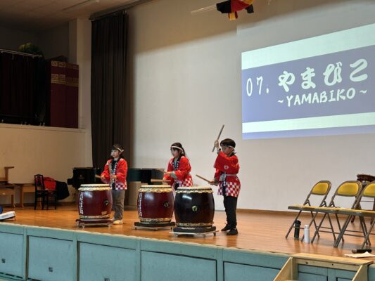 小学部４年生　和太鼓披露