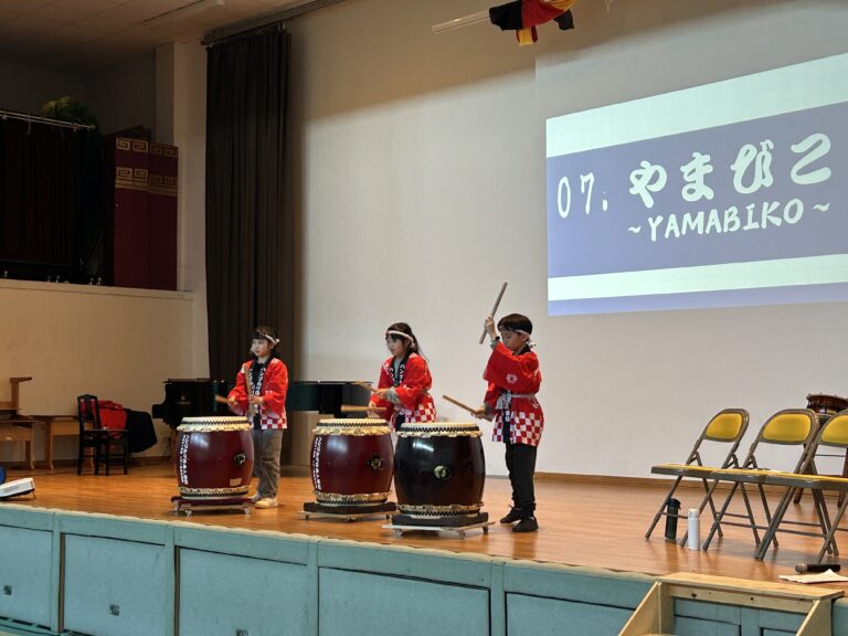 小学部４年生　和太鼓披露